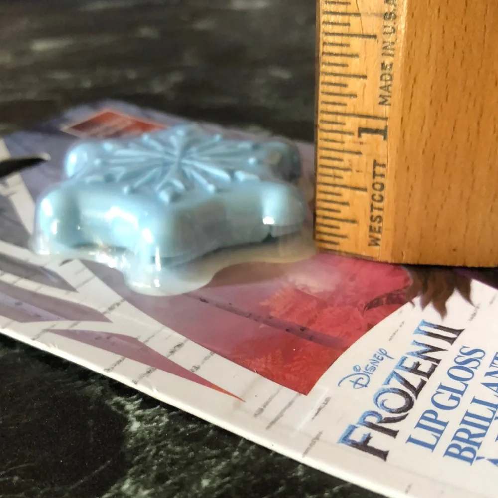 Set of 3 Disney Frozen 2: 0.10 oz Snowberry Flavored Lip Gloss - Picture 7 of 11